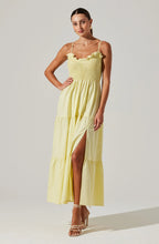Seraphine – Maxikleid mit Rüschen und Beinschlitz