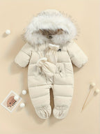 Snowy Baby Strampler – Warmer Winter-Overall inklusive Kapuze für draußen