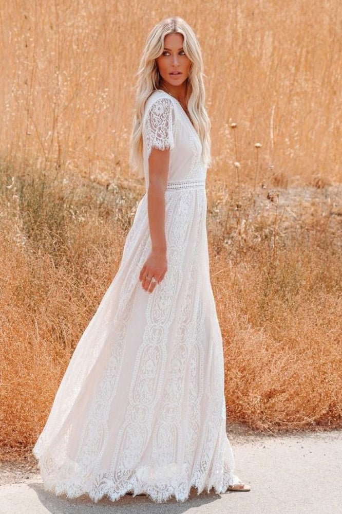 Figurbetontes Maxikleid mit V-Ausschnitt und Netzdetails