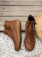 Stiefel in Lederoptik im Vintage-Look mit flachem Absatz