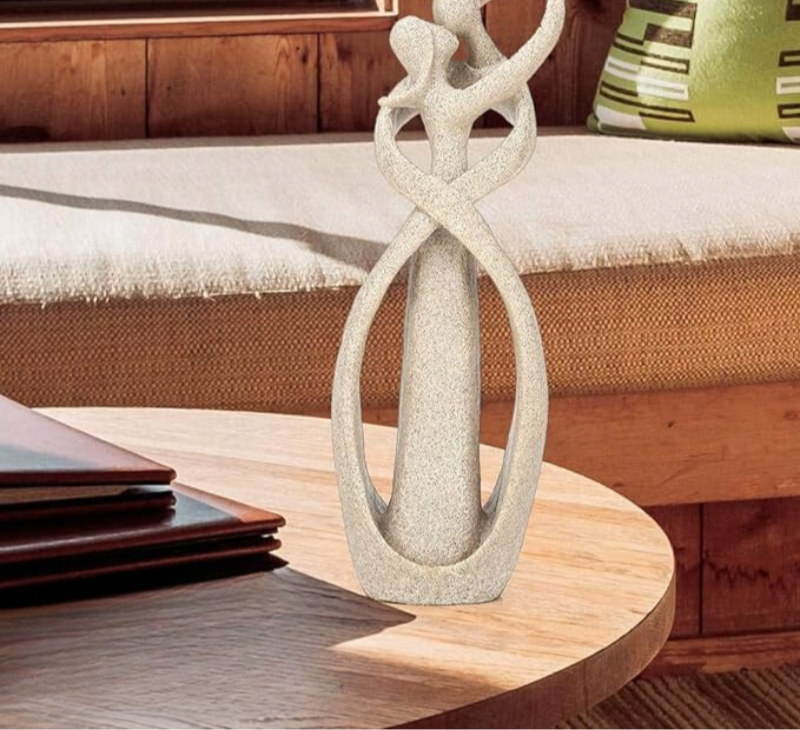 Infinity Embrace: Abstrakte Statue der Ewigen Liebe