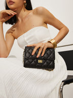 Clutch in Steppoptik im Retro-Stil
