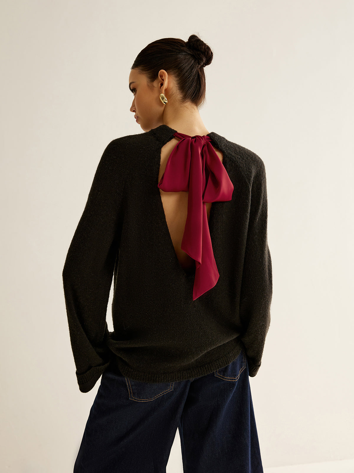 Locker geschnittener Pullover mit Bindedetail