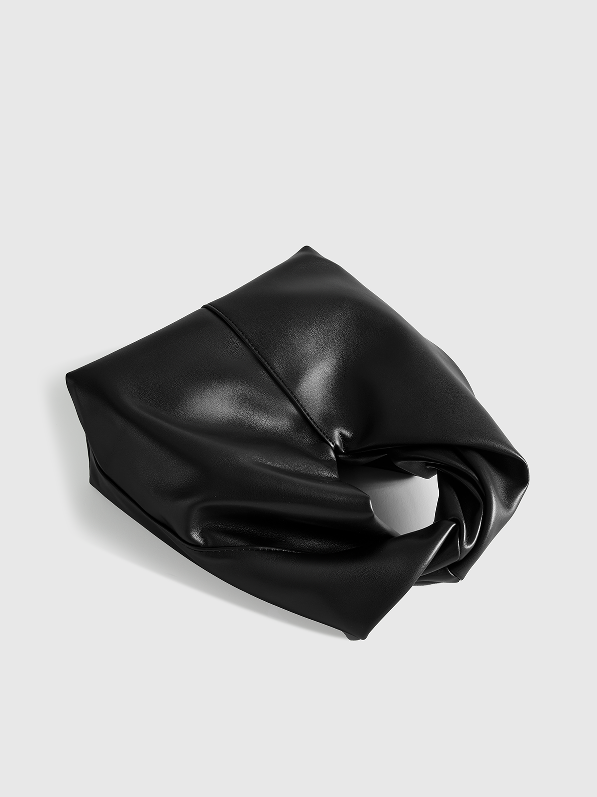Handtasche in Lederoptik mit Henkel
