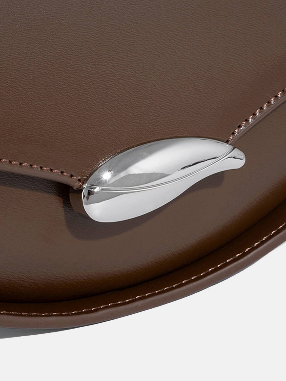 Schultertasche in Lederoptik