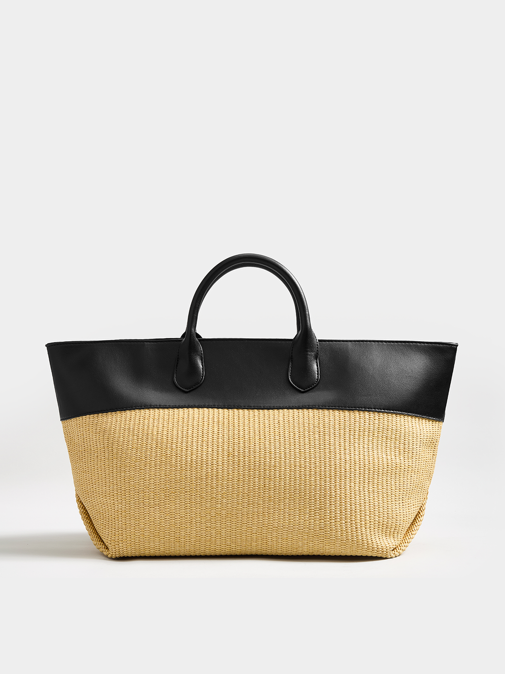 Shopper aus Stroh mit Patchwork-Design