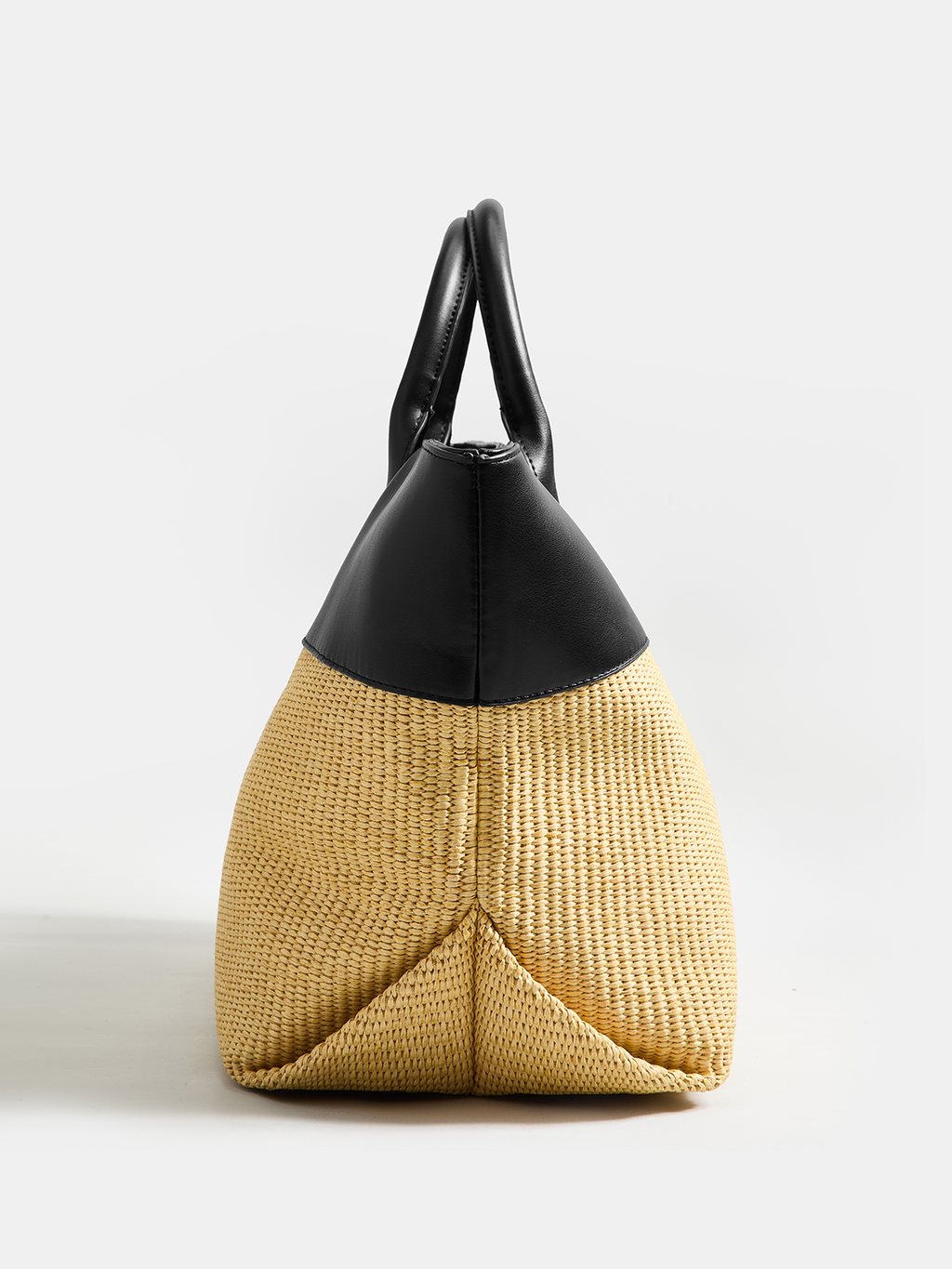 Shopper aus Stroh mit Patchwork-Design
