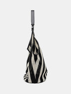 Hobo-Bag aus Netzgewebe im Streifen-Design