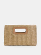 Clutch aus geflochtenem Stroh mit Cut-out-Detail