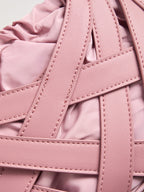 Handtasche in Flechtoptik mit Henkel