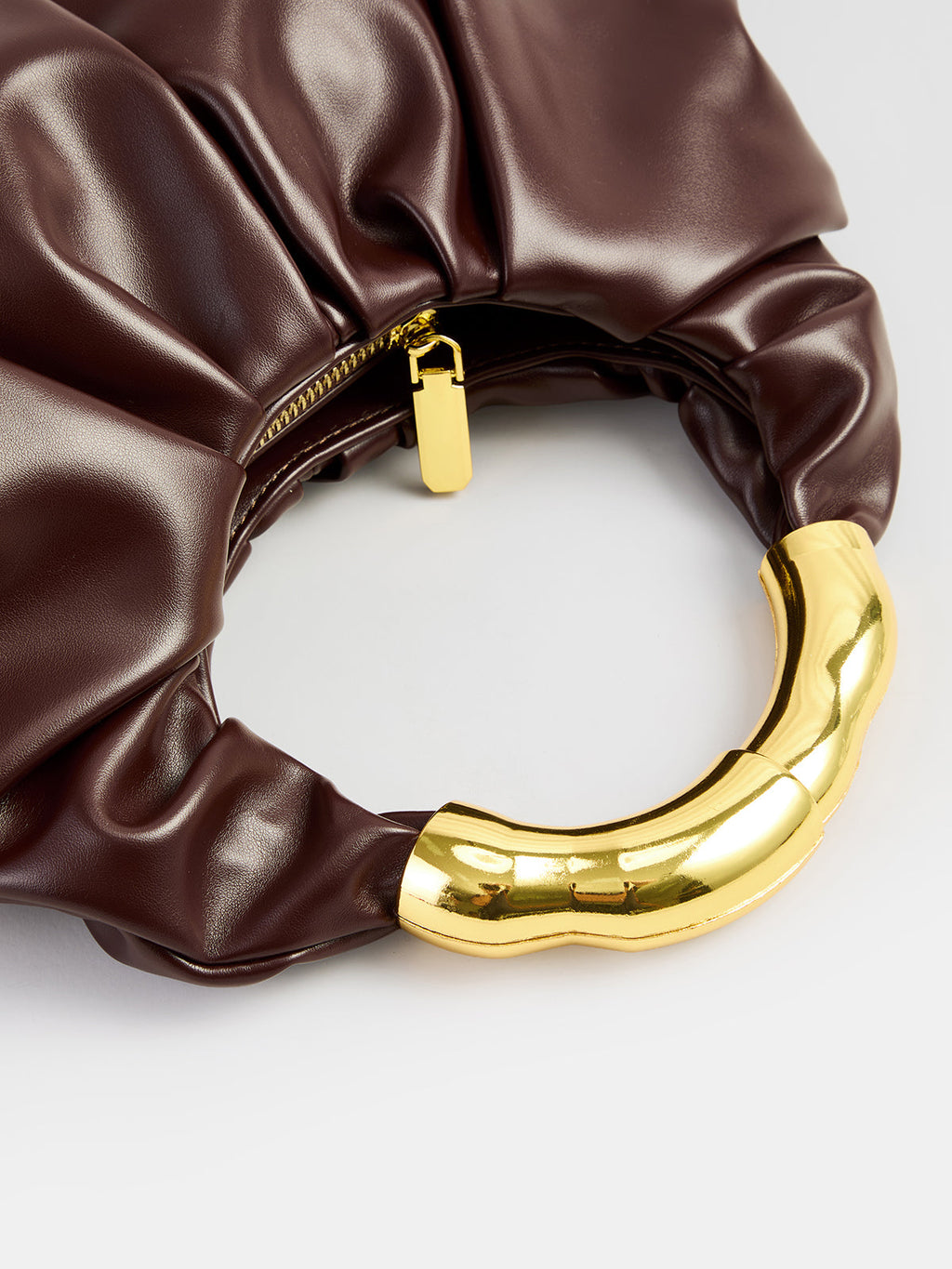 Handtasche mit Raffung