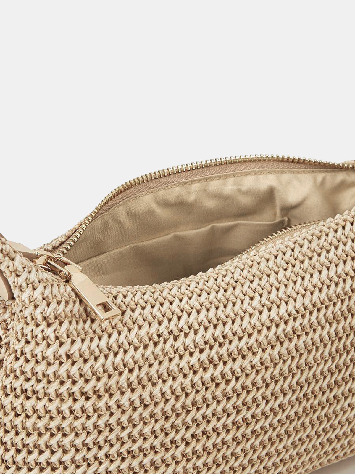 Schultertasche aus geflochtenem Stroh mit Kettenriemen