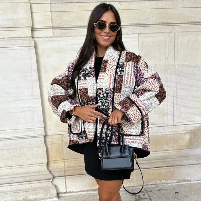 Jacke mit Blumenmuster, Patchwork und Reverskragen