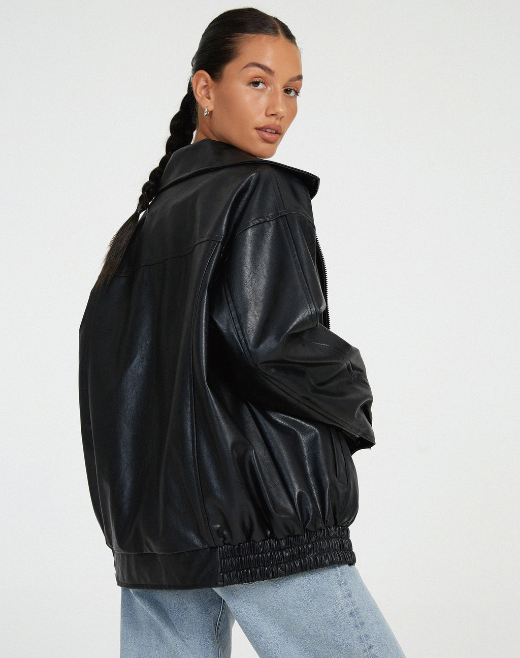 Moderne Lederjacke im Oversize-Schnitt
