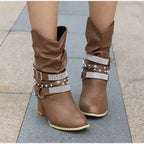 Stiefel mit Schnalle und Nieten