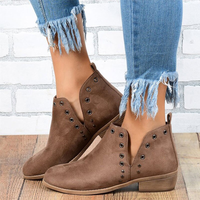 Stiefeletten mit spitzer Zehenpartie