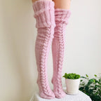 Modisch Over-the-Knee Socken - Bequeme Socken für den Winter