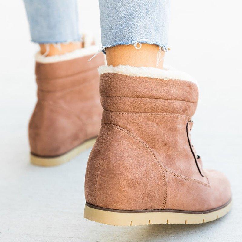 Stiefel gefüttert mit Schnürung