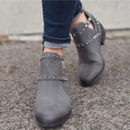 Pumps im Vintage-Look mit Nieten