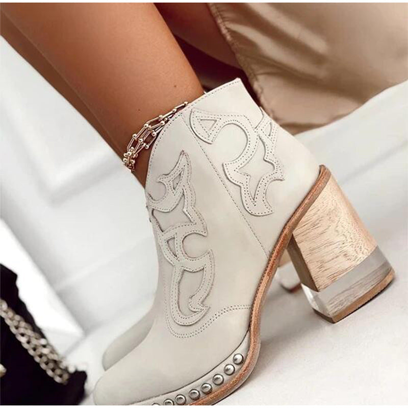 Stiefeletten im Vintage-Look mit Nieten, Stickerei und Blockabsatz