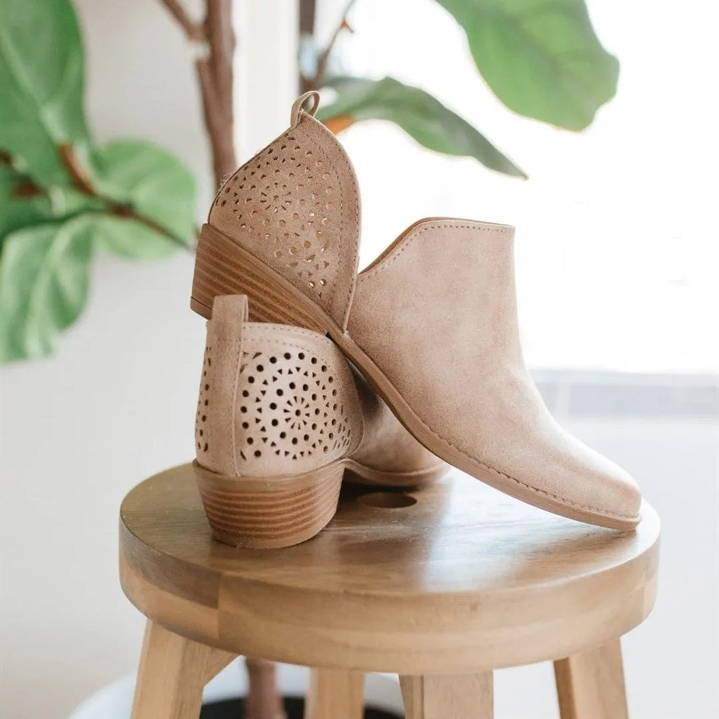 Stiefel im Vintage-Look mit hohem Absatz