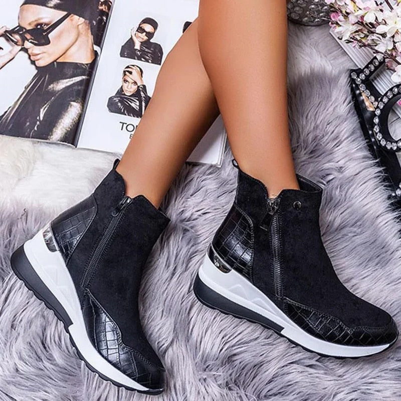Schuhe mit Reißverschluss und Plateau