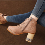 Stiefeletten im Vintage-Look mit Nieten, Stickerei und Blockabsatz