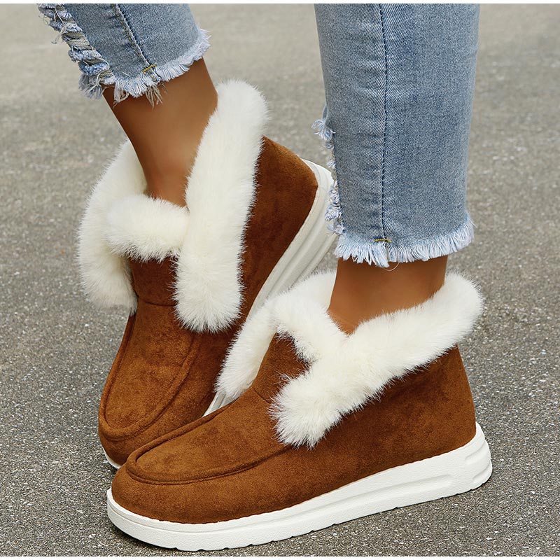 Stiefel aus Wildleder gefüttert