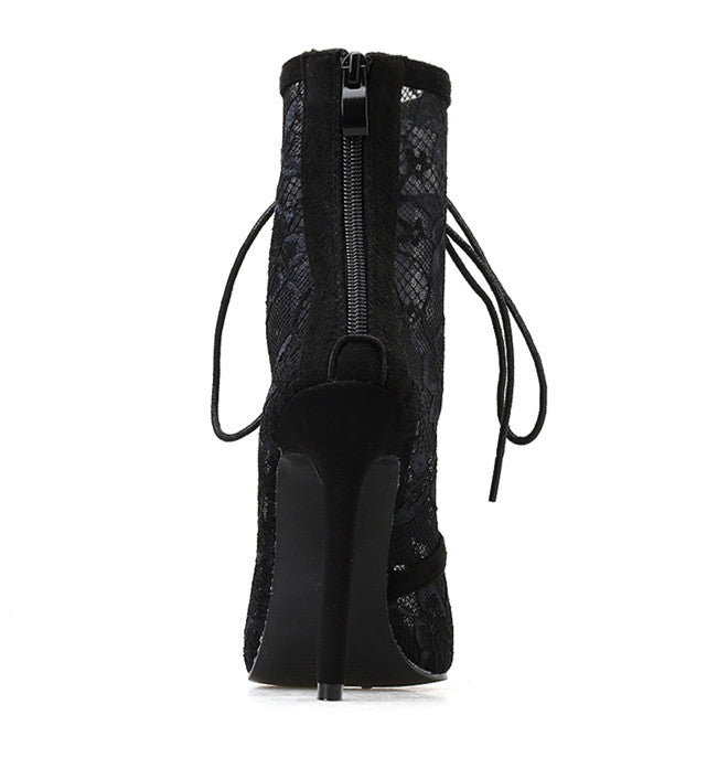 Pumps aus Mesh mit Schnürung