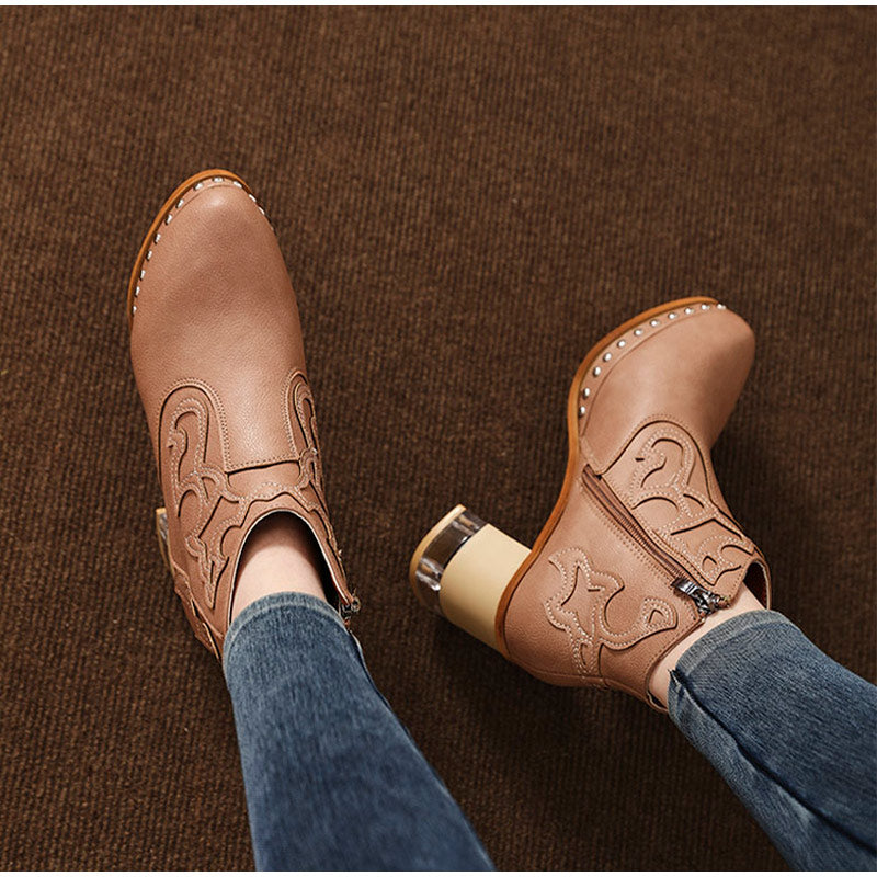 Stiefeletten im Vintage-Look mit Nieten, Stickerei und Blockabsatz