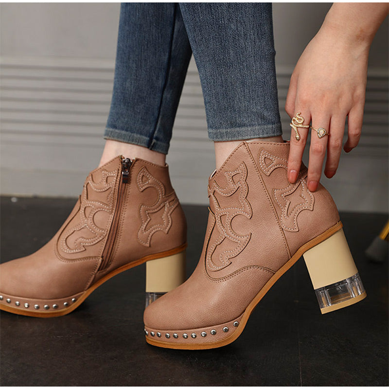 Stiefeletten im Vintage-Look mit Nieten, Stickerei und Blockabsatz