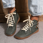 Stiefeletten aus Samt gefüttert mit flachem Absatz