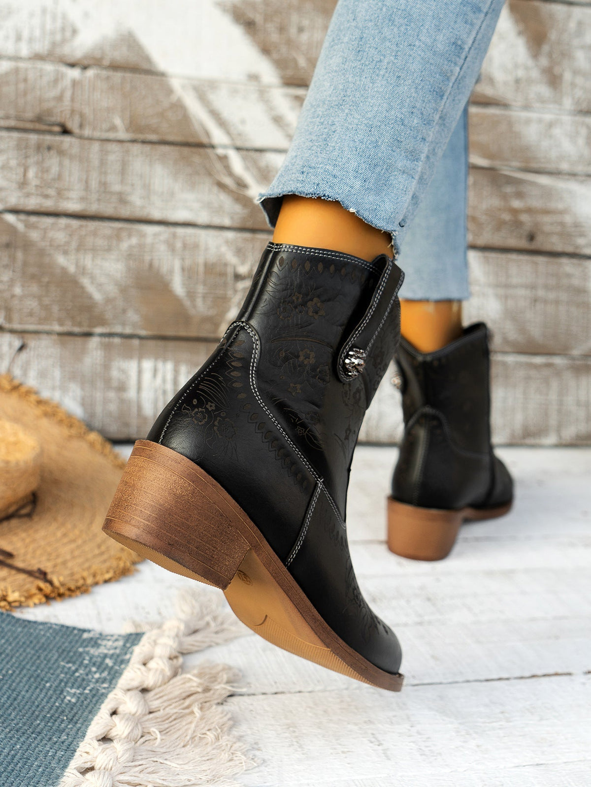 Cowboystiefel im Vintage-Look mit Stickerei
