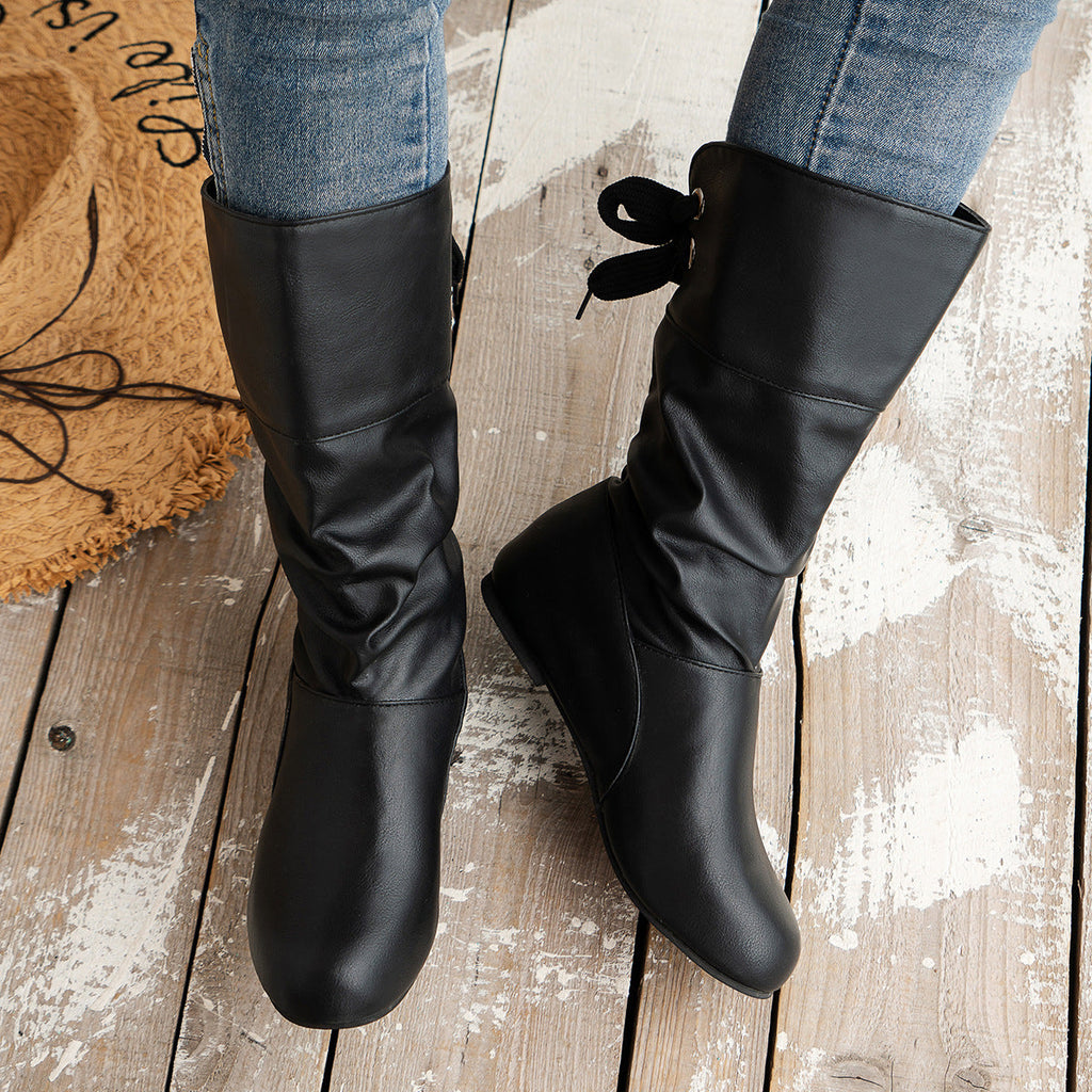 Wadenhohe Stiefel mit runder Zehenpartie