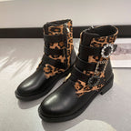 Stiefeletten im Leoparden-Print mit Schnalle und runder Zehenpartie