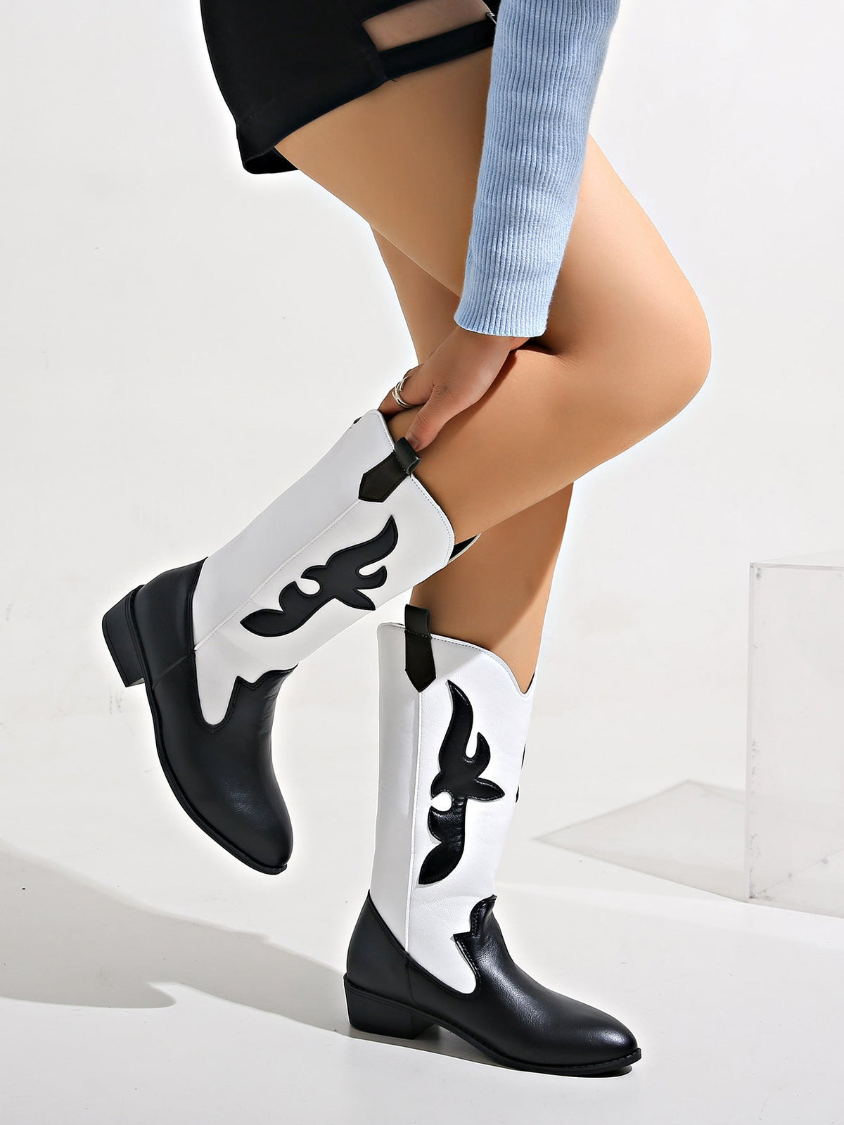Stiefel im Ritter-Stil mit spitzer Zehenpartie