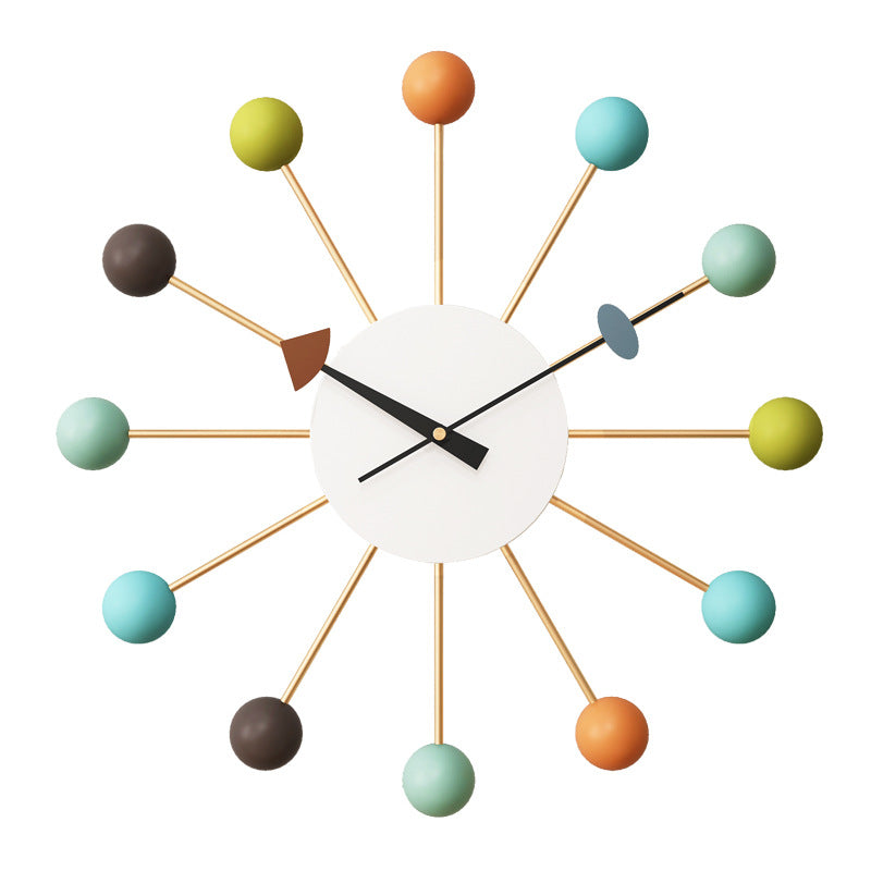 Moderne Wanduhr mit Kugeln – Elegant und Geräuschlos