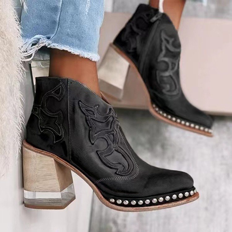 Stiefeletten im Vintage-Look mit Nieten, Stickerei und Blockabsatz