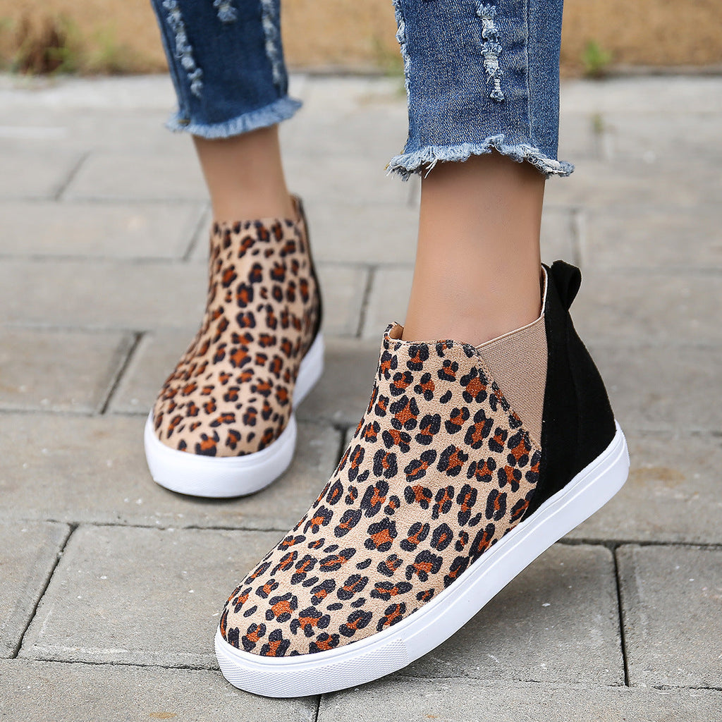 Schuhe im Leoparden-Print mit flachem Absatz