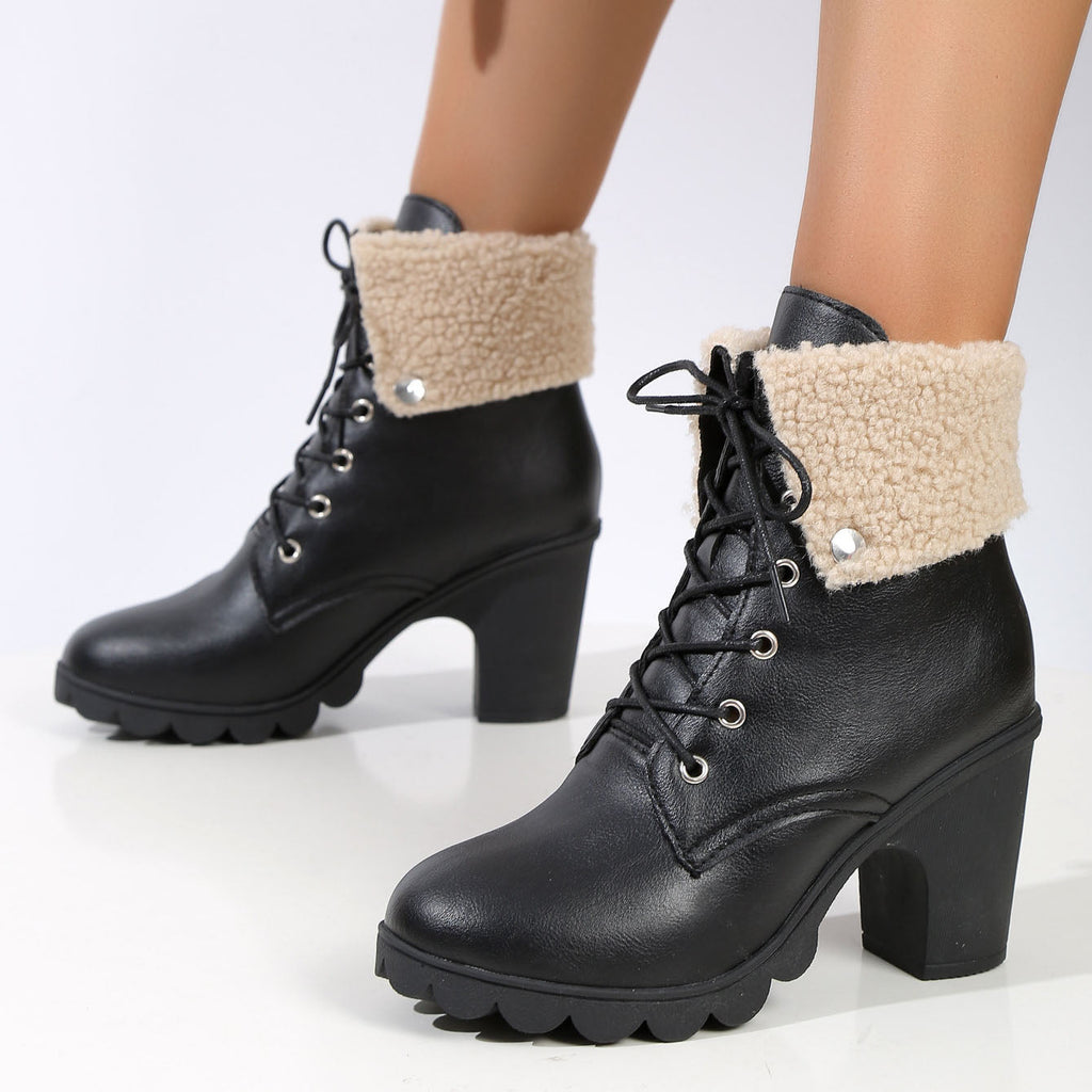 Stiefel aus Wildleder im Vintage-Look mit Schnürung, Blockabsatz und runder Zehenpartie