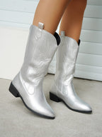 Stiefel im Ritter-Stil mit Stickerei und spitzer Zehenpartie