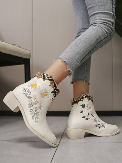 Chelsea-Boots in Schlangen-Optik mit Stickerei