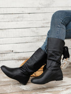 Wadenhohe Stiefel mit runder Zehenpartie