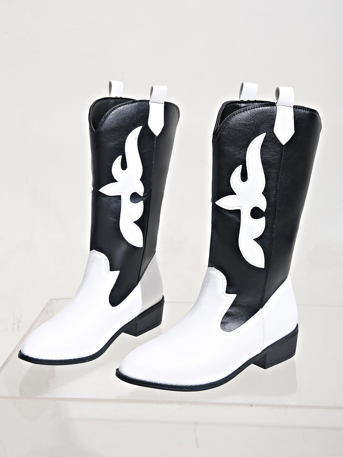 Stiefel im Ritter-Stil mit spitzer Zehenpartie