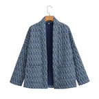 Steppjacke mit Blumenmuster, geometrischem Muster und Taschen
