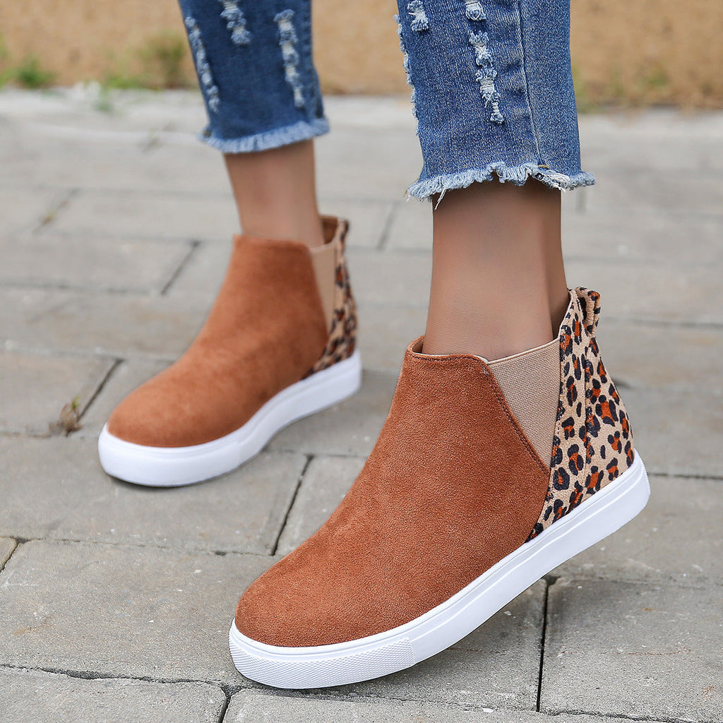 Schuhe im Leoparden-Print mit flachem Absatz