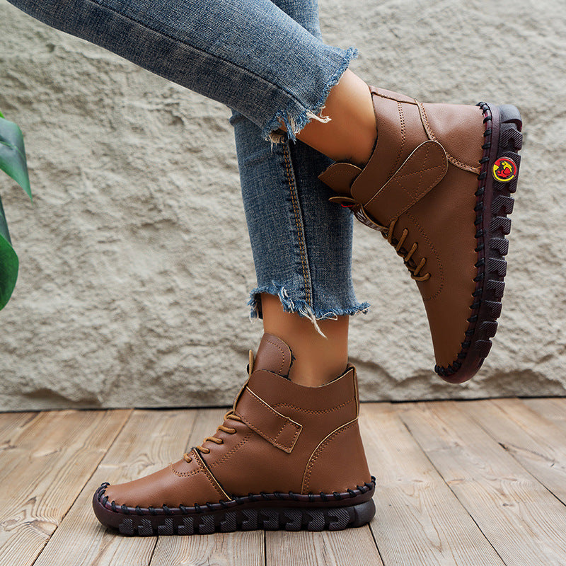 Schuhe aus Samt gefüttert