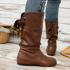 Wadenhohe Stiefel mit runder Zehenpartie