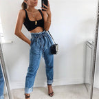 High-Waist Jeans mit ausgefranstem Saum