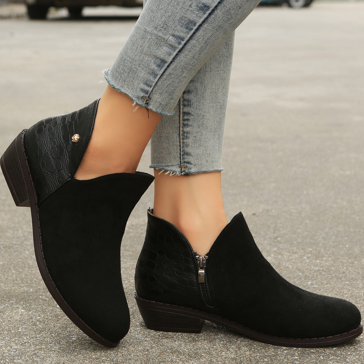Schnürstiefel im Vintage-Look mit Reißverschluss und flachem Absatz
